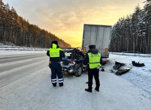 На Серовском тракте в аварии с грузовиком погибла молодая мама двоих детей