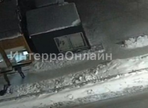 Стало известно, кого убили на остановке в Первоуральске