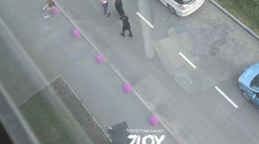 «Упал с верхних этажей»: на ЖБИ под окнами дома нашли труп молодого человека