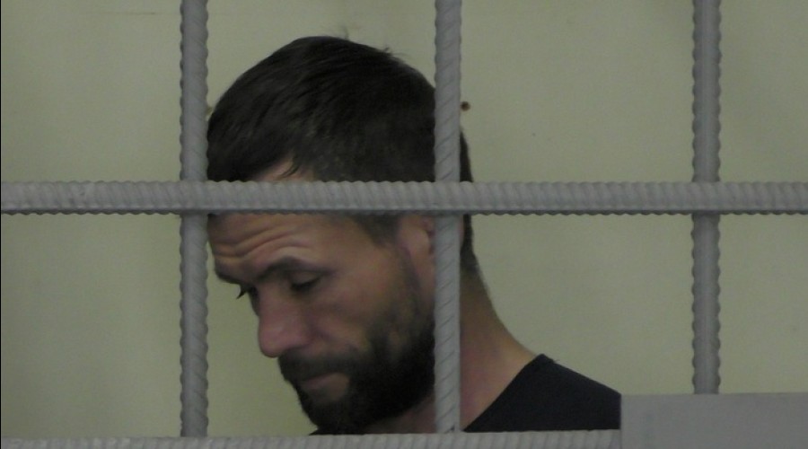 Полиция Нижнего Тагила показала рецидивиста, напавшего на женщину 9 марта