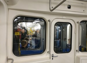 Самокатчик нарушил график движения метро Екатеринбурга