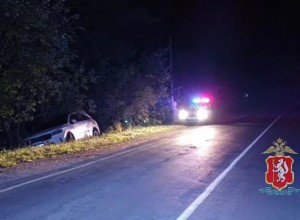Две подруги из Екатеринбурга едва не погибли на загородной трассе, снимая контент для соцсетей