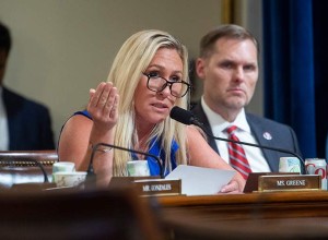Конгрессвумен США призвала Зеленского просить финансирование в костюме