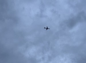 В Кольцово массово задерживаются рейсы после атаки беспилотников