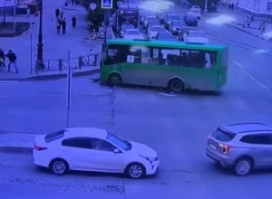 Водитель автобуса, сбившей насмерть четырех человек у храма в Екатеринбурге, пытается выйти из СИЗО
