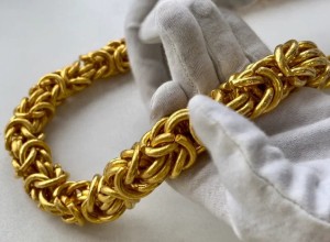 Суд не признал личным украшением золотую цепь весом 4 кг, изъятую у пассажира Кольцово