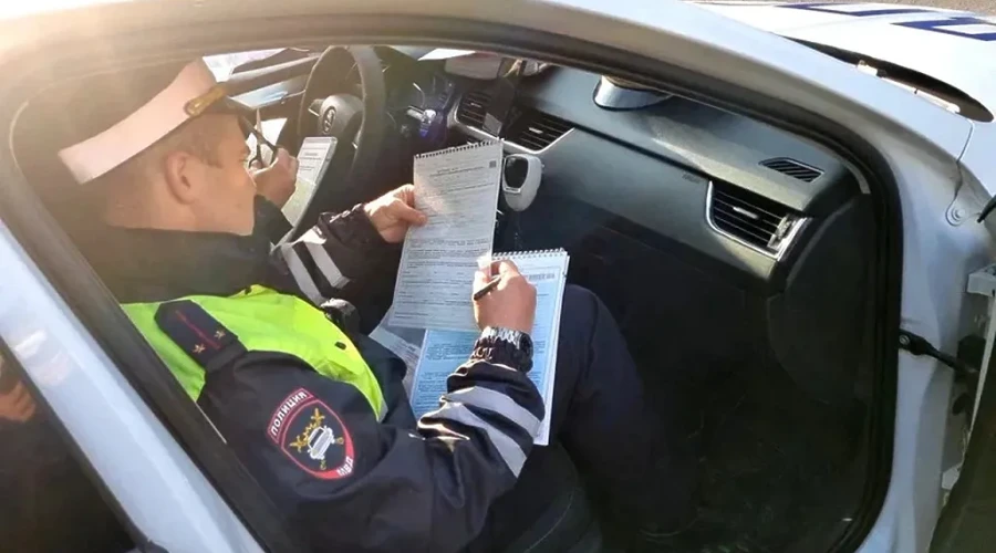 Подросток пострадал в маршрутном автобусе, попавшем в ДТП на Краснофлотцев в Екатеринбурге