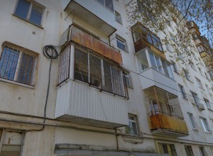 Жильцы многоэтажки на Эльмаше пожаловались на работу управляющей компании