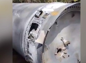 Свердловчане приехали на рыбалку, а нашли ракету из космоса