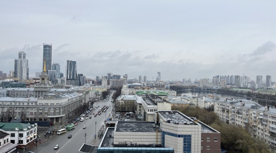 Весна всё? Свердловчанам пообещали снег и гололёд