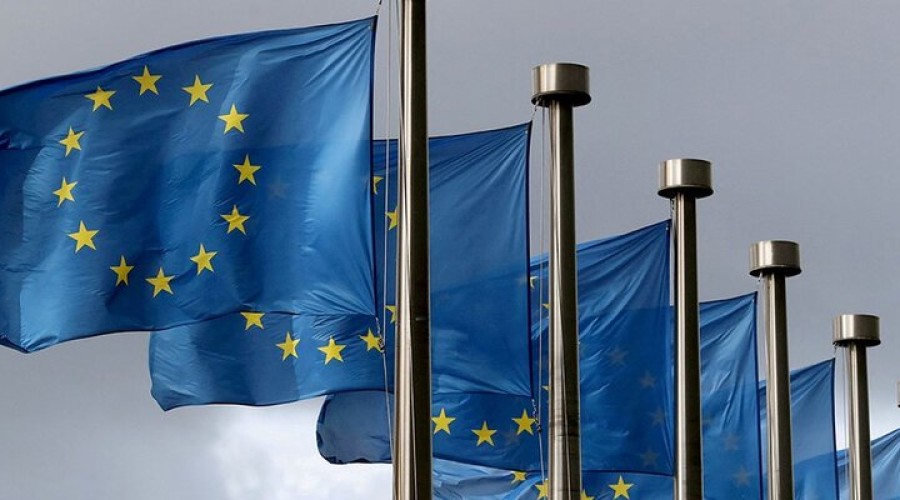 Bloomberg: ЕС планирует в июле начать передачу Украине прибыли с активов РФ