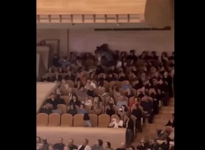 Драка под классику в Московском доме музыки попала на ВИДЕО