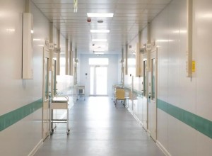 Екатеринбуржцы жалуются на массовые очереди в поликлиниках