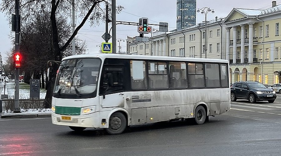 Два автобуса меняют свой маршрут в Екатеринбурге