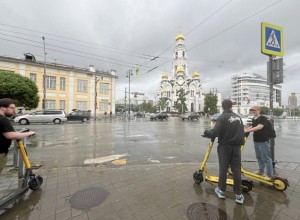 Мэрия Екатеринбурга запустила опрос по поводу запрета электросамокатов