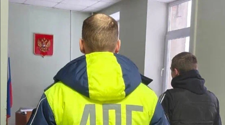 В Екатеринбурге за неповиновение требованиям госавтоинспекторов арестовали двух водителей