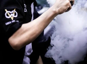 Свердловского продавца оштрафовали на 100 тысяч за продажу вейпа
