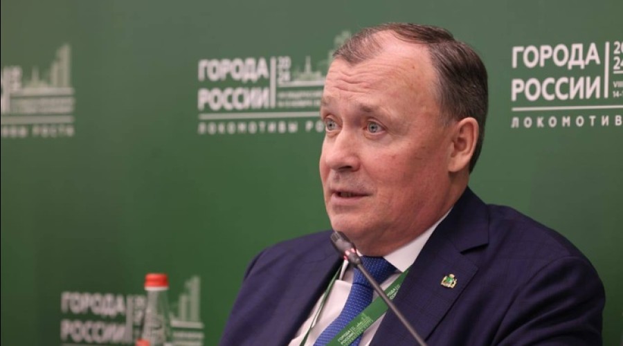 Чиновникам Екатеринбурга увеличат зарплаты на десятки тысяч рублей
