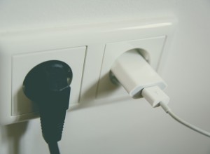 Екатеринбурженка хотела починить розетки, а в итоге рассталась с 24 тысячами
